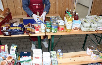 Lebensmittelausgabe des MANNA-Projekts | © Caritas Oberbayern